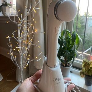Refa clear facial cleaning device